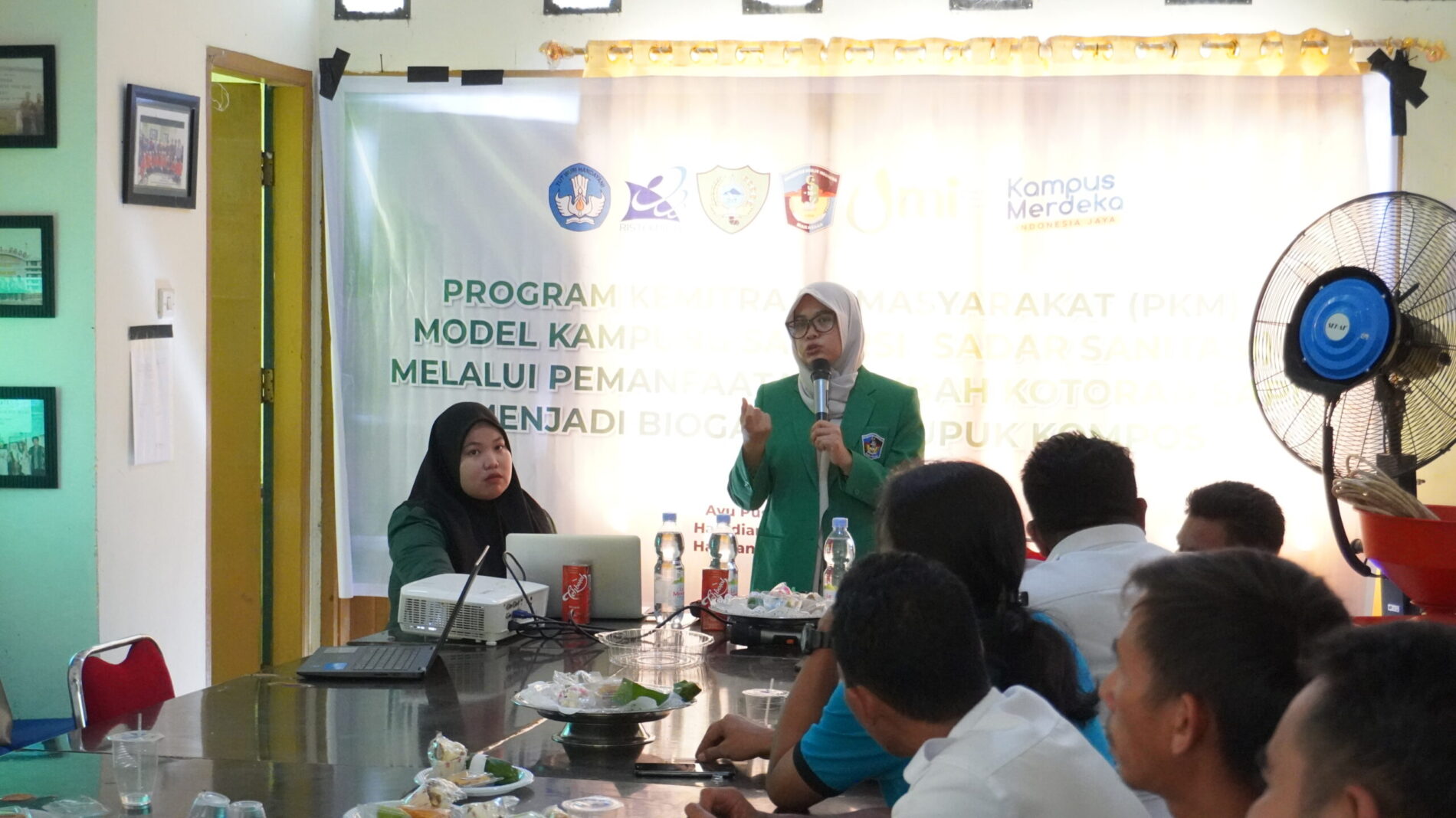 Dosen UMI Ajak Warga Maros Manfaatkan Kotoran Sapi Jadi Kompos dan Biogas