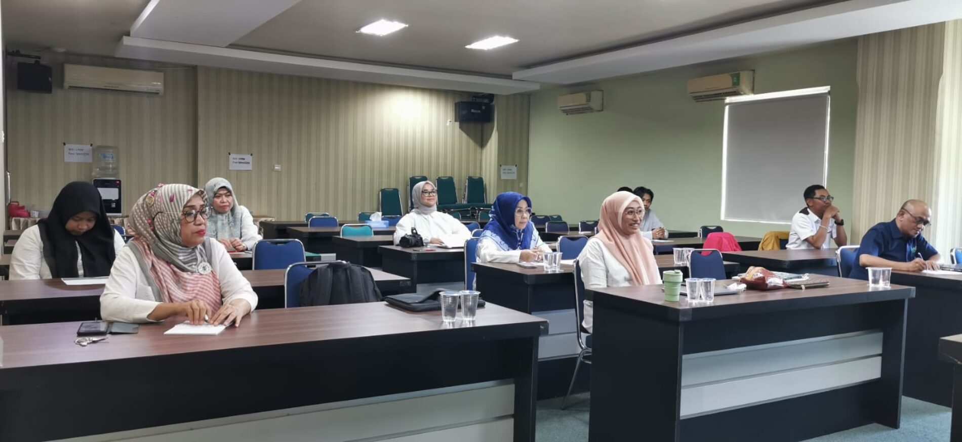 Pengelolaan Website dan Teknik Jurnalistik bagi Pimpinan dan Karyawan LPkM UMI