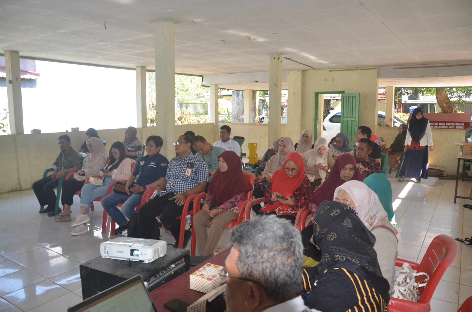 LPkM UMI Lakukan Pelatihan Inovasi & Daya Saing Produk LPkM di Desa Pacellekang, Gowa
