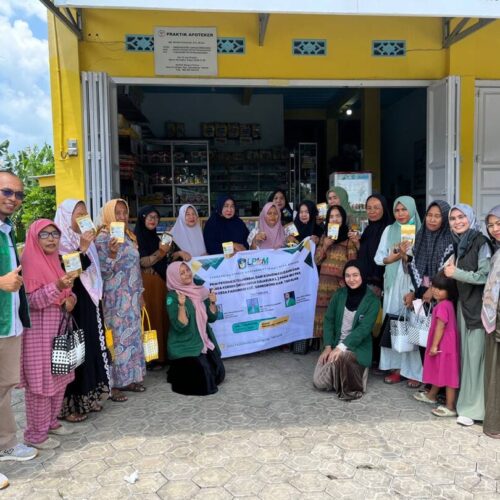 Tim Dosen LPkM UMI Melakukan Pelatihan Pembuatan Teh Herbal dari Daun dan Bunga Kersen Yang Kaya Manfaat Bagi Kesehatan Pada Ibu PKK Desa Paddinging Kec. Sanrobone Kab. Takalar