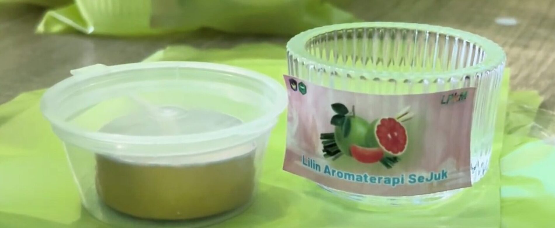 Pemanfaatan Kulit Jeruk Pamelo dalam Pembuatan Lilin Aromaterapi di Desa Pitusunggu, Kec. Ma’rang Kabupaten Pangkep