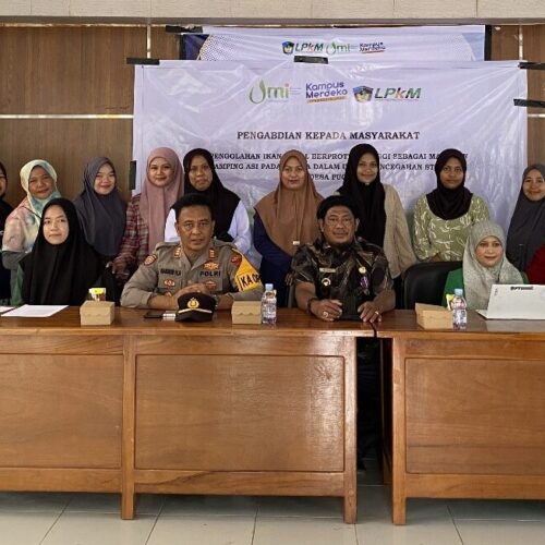 PKM Pengolahan Ikan Lokal Berprotein Tinggi Sebagai Makanan Pendamping Asi Untuk Mencegah Stunting Pada Balita di Desa Pucak