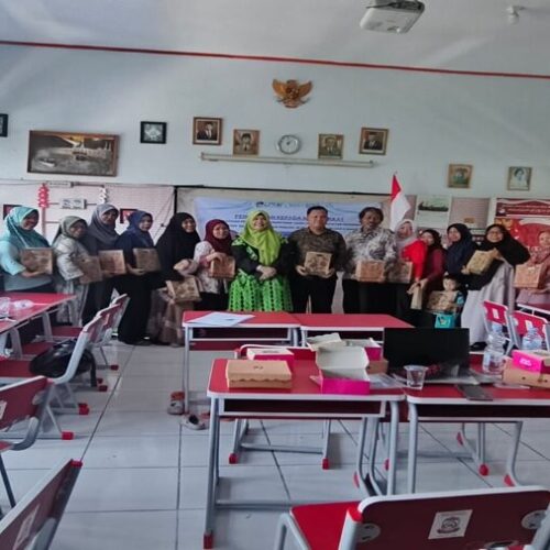 Guru SDN Kalukuang II Makassar Dilatih Jadi Pengajar Bahasa Inggris yang Kreatif dan Inspiratif