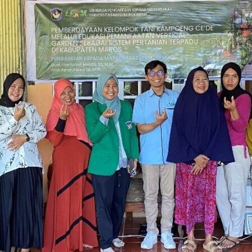 Tim Pkm UMI Gelar Edukasi Pemanfaatan Vertical Garden pada Kelompok Tani di Maros