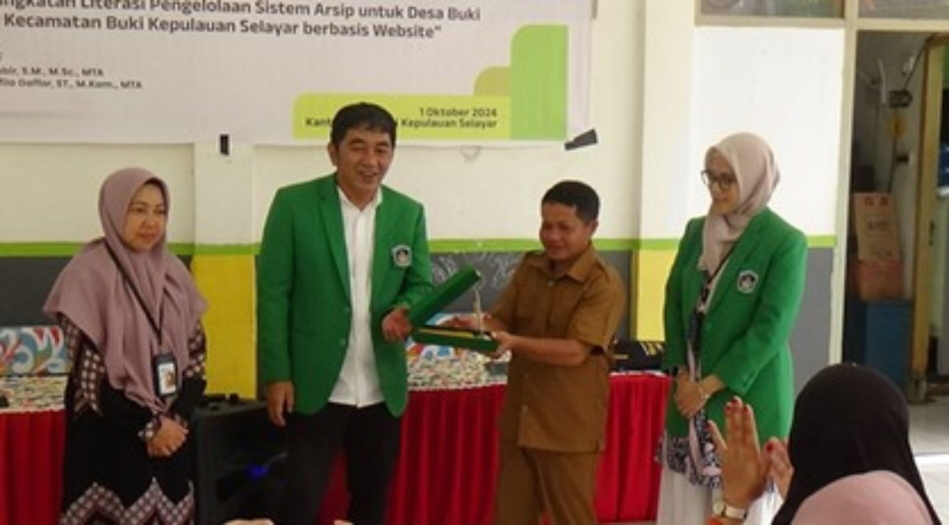 Pengembangan Sistem Layanan Mandiri dalam Optimalisasi Pelayanan di Kantor DesaBuki, Kecamatan Buki