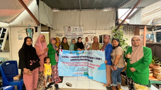 Tim PKM UMI memberikan bantuan dalam Proses Produk Halal untuk pengolahan ikan di UKM Kelurahan Untia