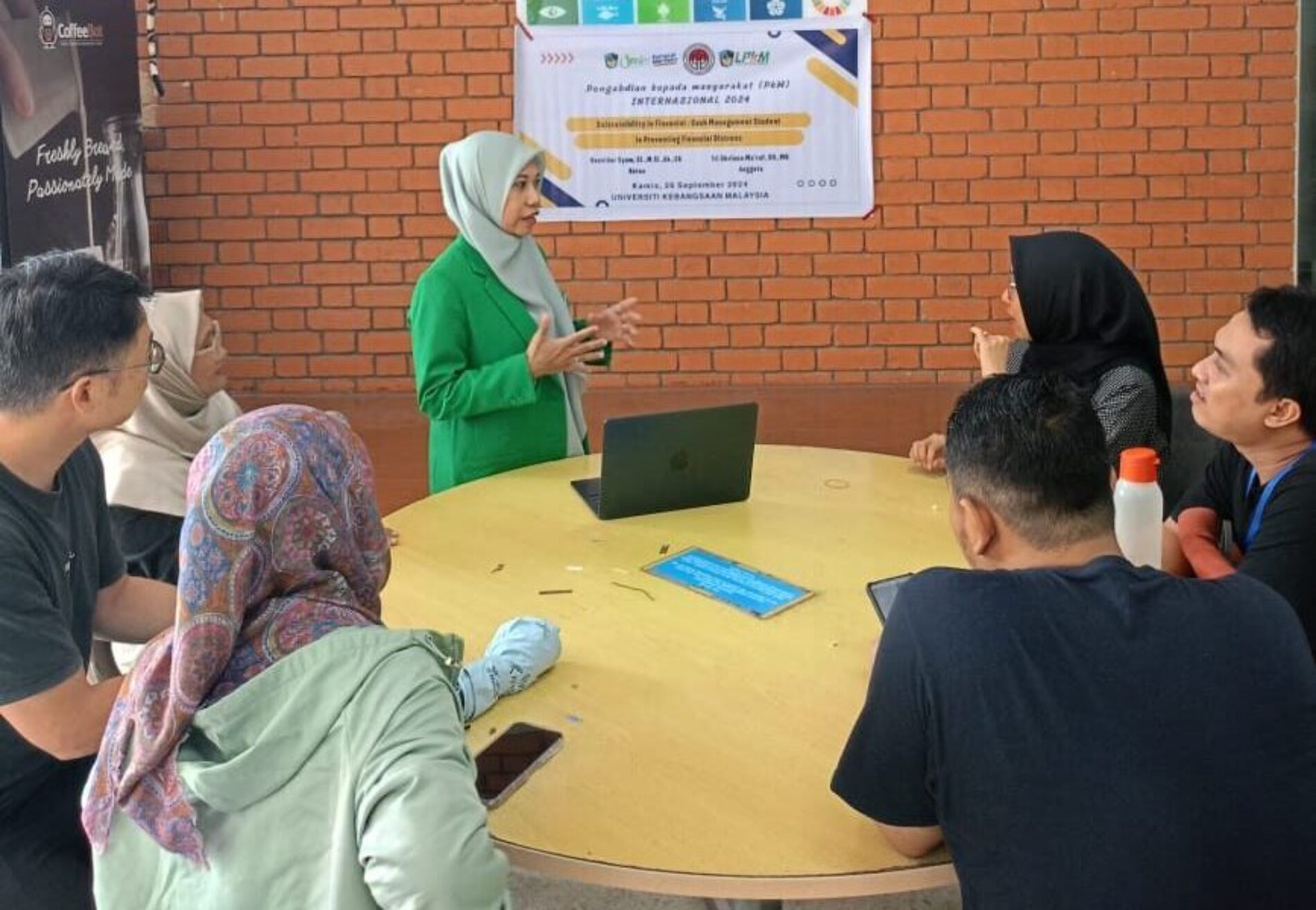 Dosen Fakultas Ekonomi dan Bisnis UMI Laksanakan Pengabdian Masyarakat di Universitas Kebangsaan Malaysia