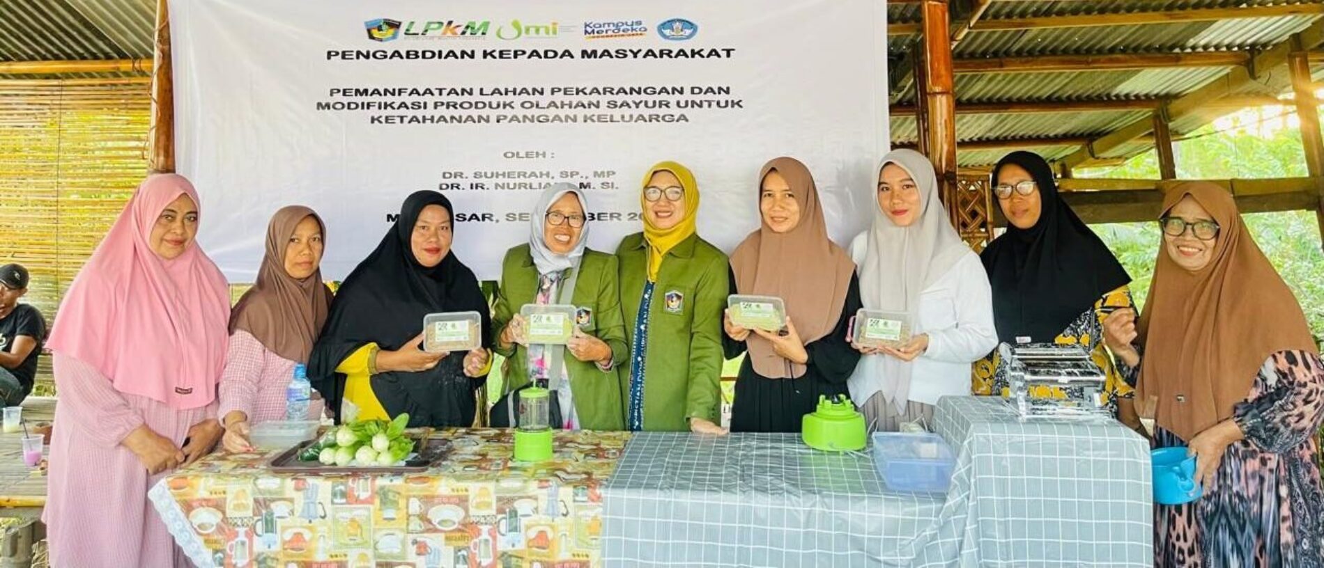 Tim PKM Fakultas Pertanian UMI Melakukan Pendampingan Modifikasi Sayuran Hidroponik Menjadi Produk Mie Sayur