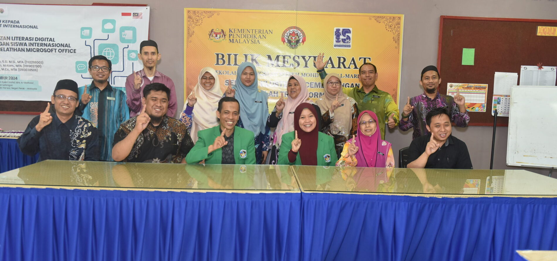 Tim FIKOM UMI Laksanakan Workshop Keamanan Digital di Malaysia
