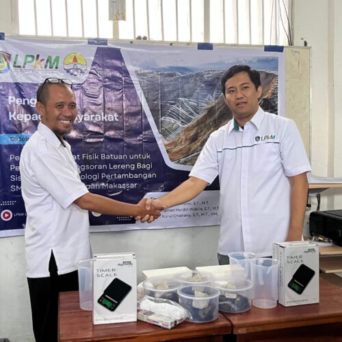 Dosen UMI Mengabdi Melalui “Edukasi Bencana Longsor kepada Siswa SMK Geologi Pertambangan”