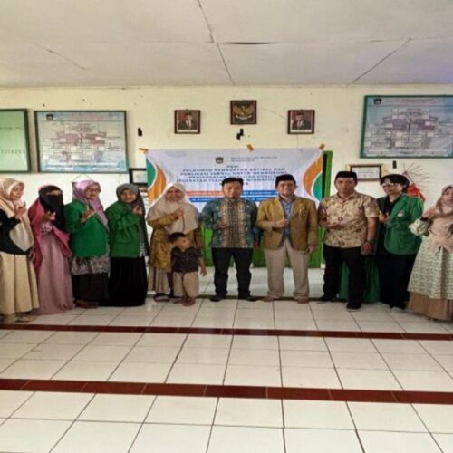 Pelatihan dan Pendampingan Penulisan Karya Tulis Ilmiah dan Publikasi untuk Mendorong Peningkatan Kualitas Guru di MTS Wihdatul Ulum Gowa