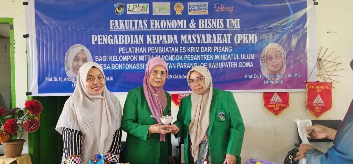 Dosen UMI Mendidik Warga Parang Loe Produksi Es Krim
