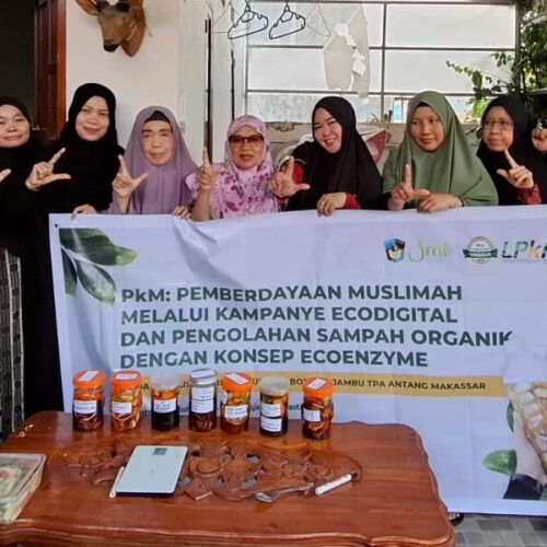 Berdayakan Masyarakat, Tim Dosen UMI Gelar Pelatihan Ekoenzim dan Kampanye Ecodigital untuk Emak-emak Majelis Taklim
