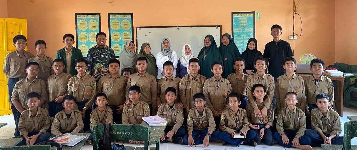 Pelatihan Pendampingan Pembentukan Nilai Karakter Peserta Didik di MTs Pesantren Darul Arqam Gombara Makassar