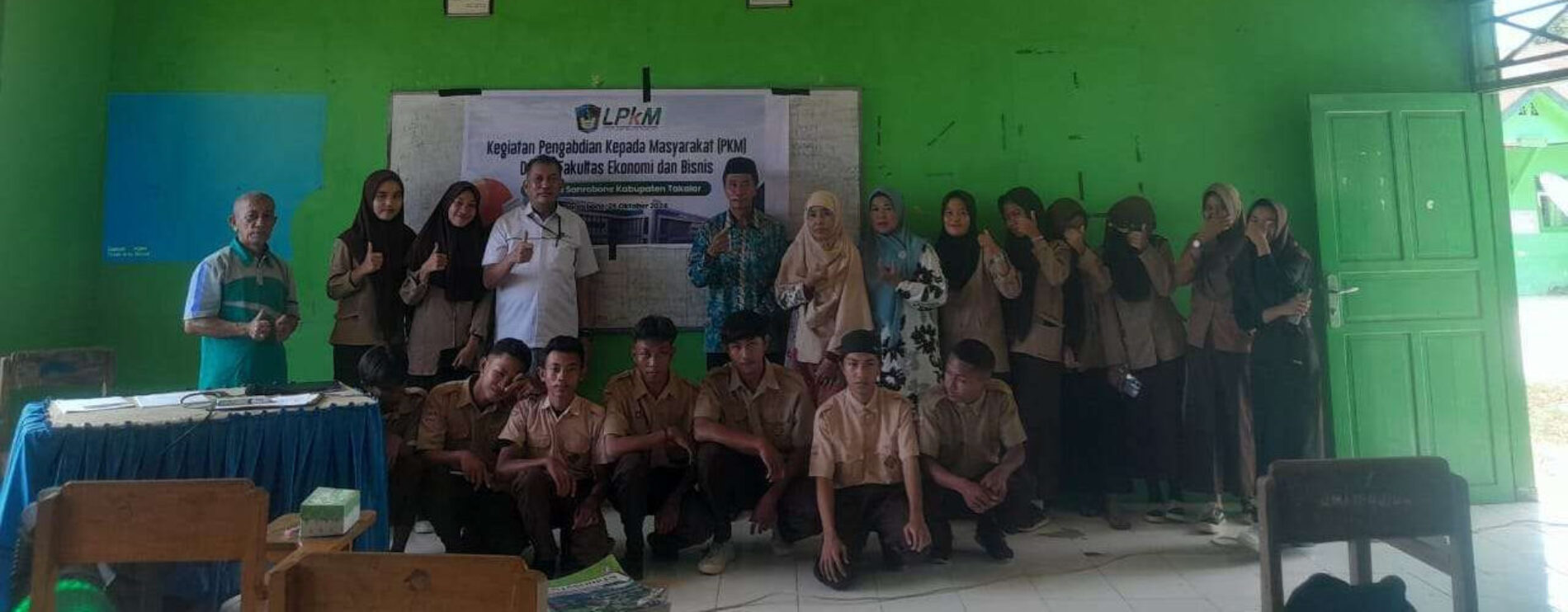 Dosen Fakultas Ekonomi Pengabdian di Pondok Pasantren Mihzanul Ulum