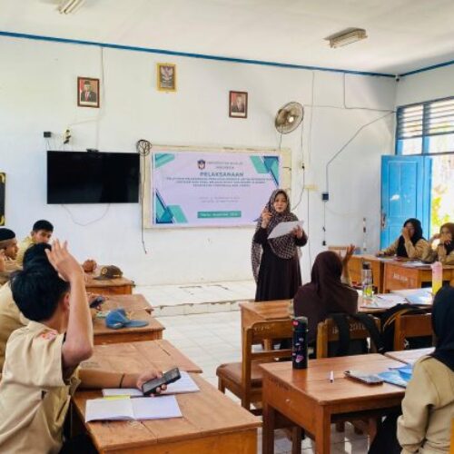PKM di Maros, Ini Strategi Dosen FS UMI Untuk Meningkatkan Semangat Belajar Siswa SMAN 13 Tompobulu