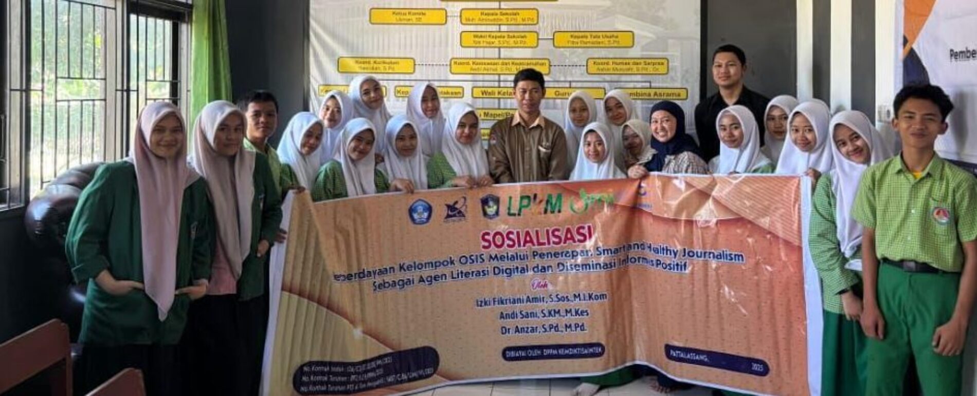 PKM Pemberdayaan Kelompok OSIS Melalui Penerapan Smart and Healthy Journalismdi SMA Insan Cendekia Syech Yusuf Patallasaang
