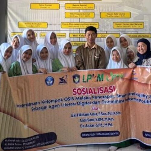 PKM Pemberdayaan Kelompok OSIS Melalui Penerapan Smart and Healthy Journalismdi SMA Insan Cendekia Syech Yusuf Patallasaang