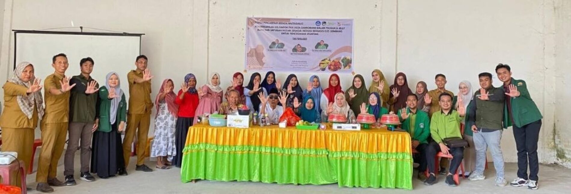 Tim dosen UMI: Pemberdayaan Kelompok PKK Desa Sandrobone dalam Produksi Jelly Buah danSayuran Instan Berbasis Gizi Seimbang untuk Pencegahan Stunting