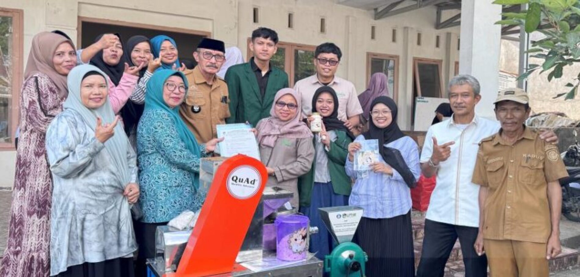 UMI Mengabdi: Inovasi Pengolahan Ampas Kelapa untuk Meningkatkan Kemandirian Ekonomi Desa Bontolangkasa Gowa