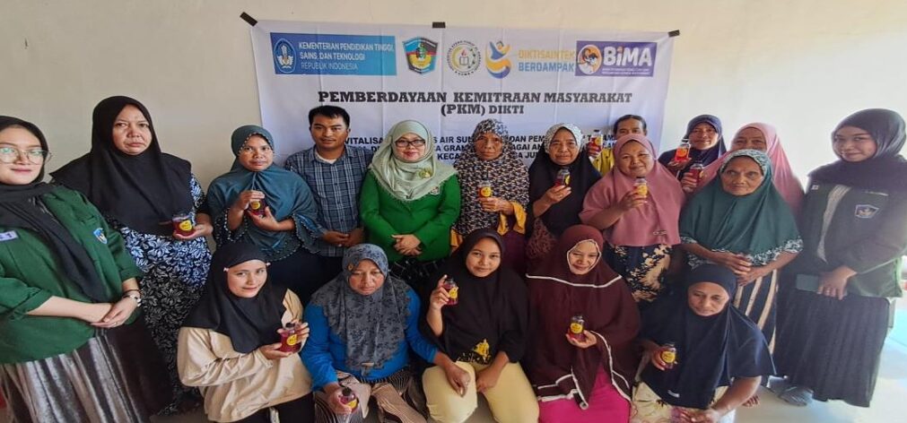 Pemanfaatan Tanaman Delima Tim Pengabdi DPPM DIKTI Melakukan Pendampingan Pembuatan Minuman Kesehatan sebagai UpayaPencegahan Kecacingan di Kab. Gowa