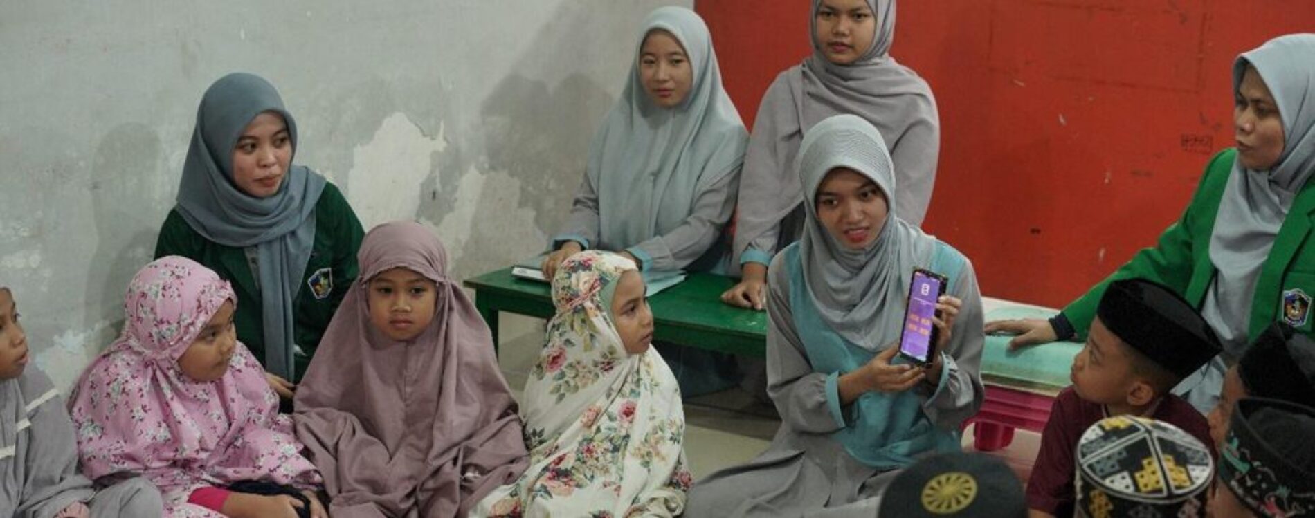 Dosen Pengabdi dari UMI Makassar Dampingi Guru TK/TPA Nurul Iman Pannara Implementasikan AR untuk Pembelajaran Huruf Hijaiyah bagi Santri