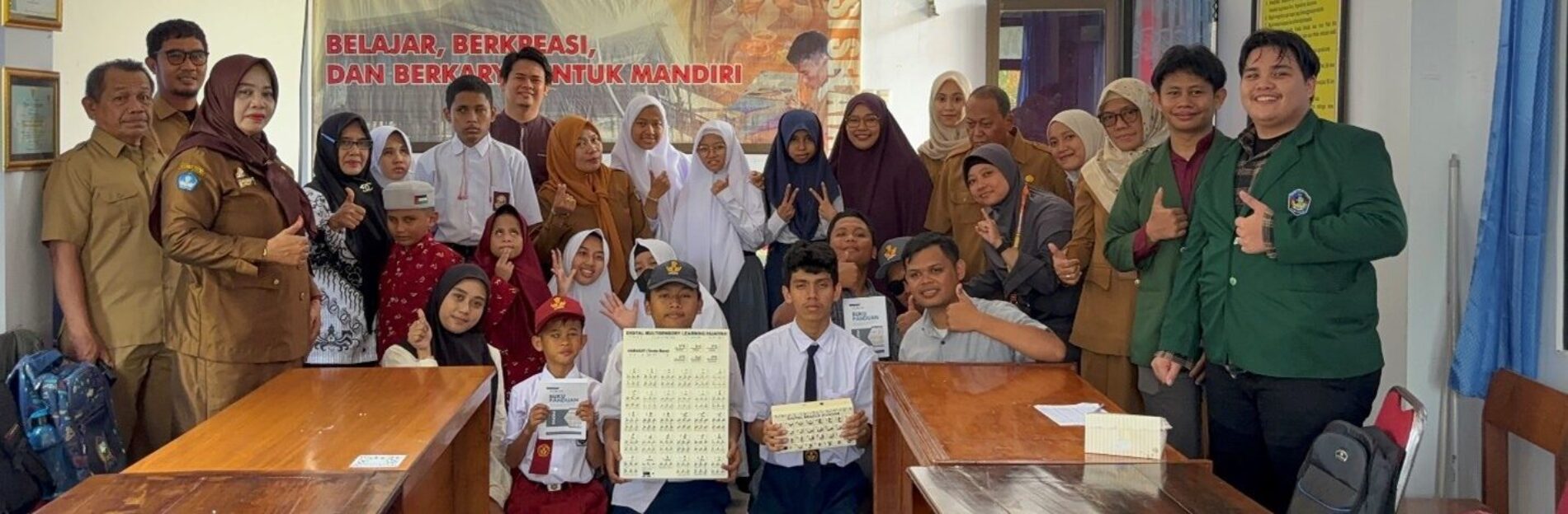 Digital Multisensory Learning: UMI Berdayakan Difabel SLB Negeri 1 Makassar melalui HarakaTouch