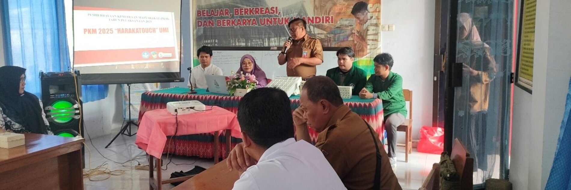 Digital Multisensory Learning: UMI Berdayakan Difabel SLB Negeri 1 Makassar melalui HarakaTouch