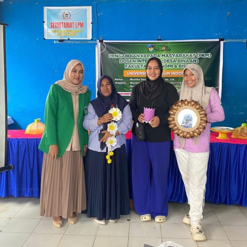 PELATIHAN PEMANFAATAN SENDOK PLASTIK MENJADI KERAJINAN UNTUK MENINGKATKAN KREATIVITAS DAN PENDAPATAN MASYARAKAT DESA PADANGLAMPE PANGKEP