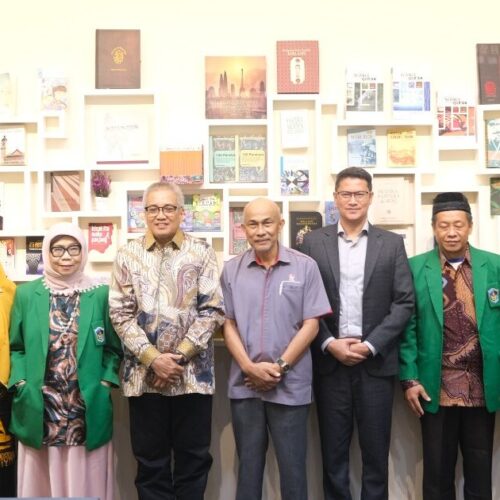 Implementasi Falsafah Hidup Bugis dalam Kepemimpinan Raja Ali Haji di Institut Terjemahan & Buku Malaysia