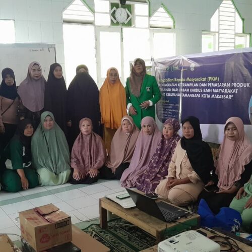 PELATIHAN KETERAMPILAN PEMBUATAN DAN PEMASARAN PRODUK KERAJINAN LIMBAH KARDUS BAGI MASYARAKAT RW. 05, KELURAHAN TAMANGAPA, KOTA MAKASSAR