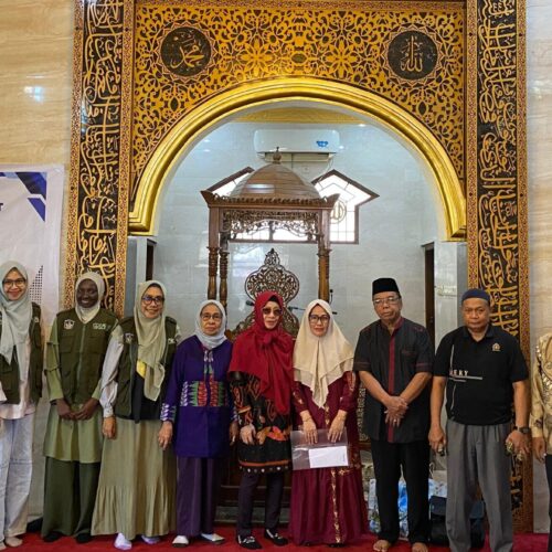 Pelatihan Industri Rumahan: Pembuatan Sabun Cair dan Pengembangan Ide Bisnis untuk Majelis Taklim Masjid Ismul Azham Makassar