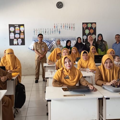 Optimalisasi Pengajaran Guru Berbasis Literasi Digital Dalam Menciptakan Generasi ASIK (Aktif, Sehat, Inovatif, Kritis) Di SDN 21 Sanggalea, Kab. Maros