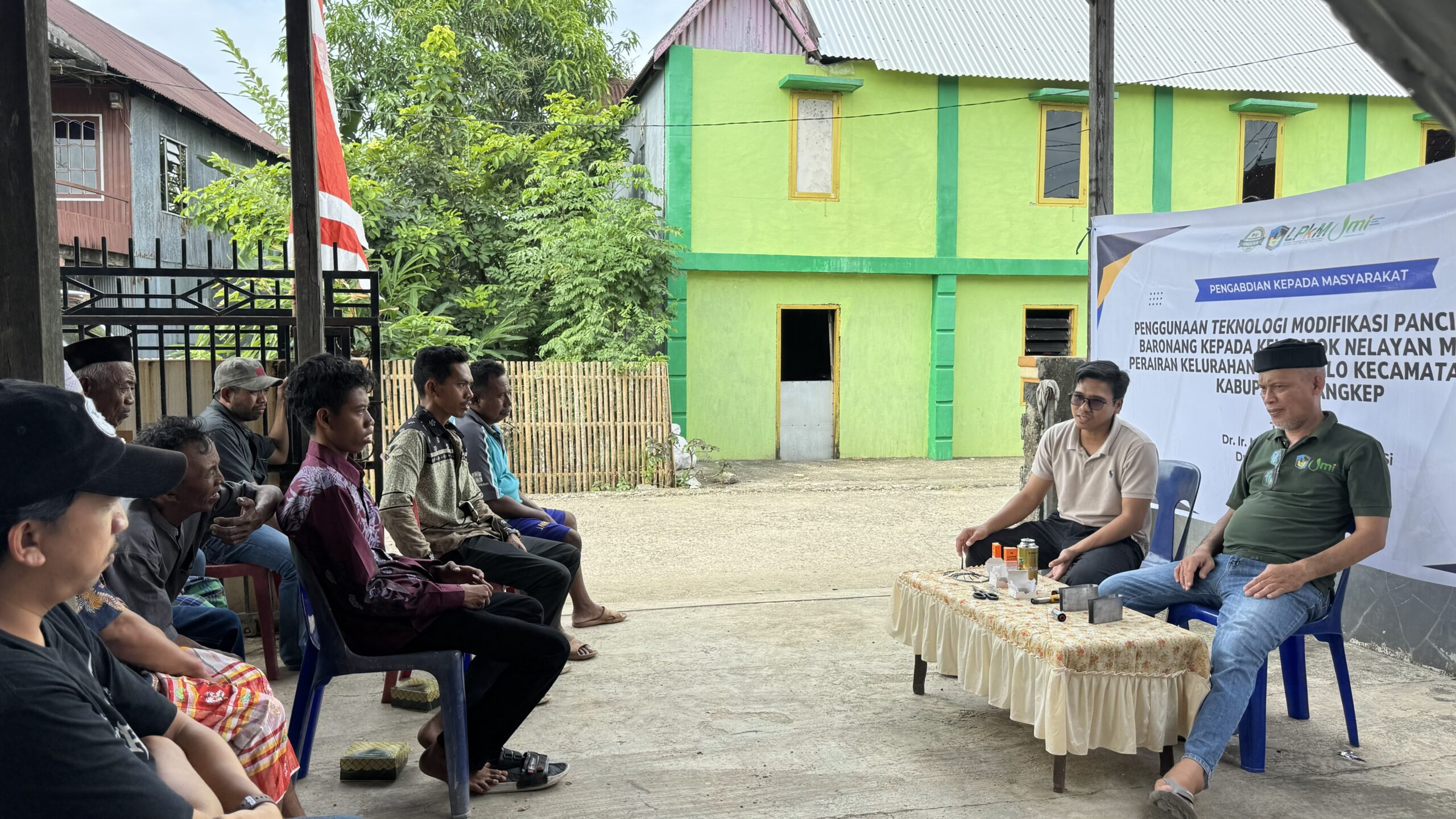 PKM Penggunaan Teknologi Modifikasi Pancing Ikan Baronang ke KelompokNelayan Mitra di Kelurahan Bawasalo, Kecamatan Segeri, Kabupaten Pangkep