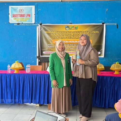 PEMBERDAYAAN PEREMPUAN MELALUI KETERAMPILAN DECOUPAGE DAN EDUKASI HUKUM TENTANG PERLINDUNGAN KONSUMEN DALAM USAHA KREATIF