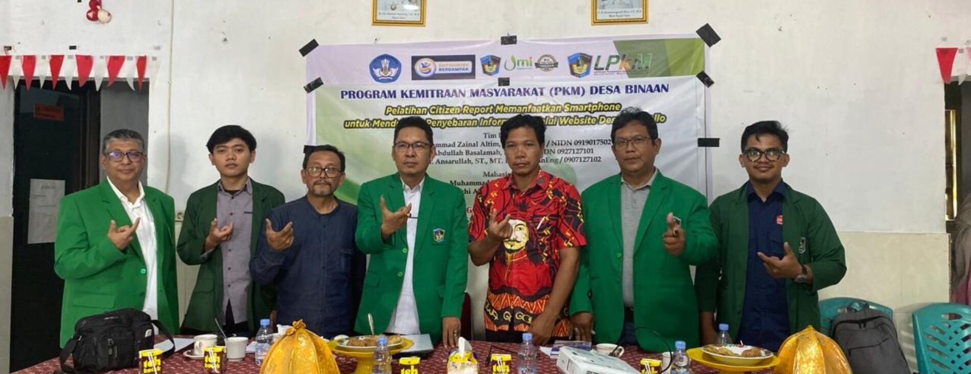 Pelatihan Citizen Report Memanfaatkan Smartphone untuk Mendukung Penyebaran Informasi Melalui Website Desa Borisallo