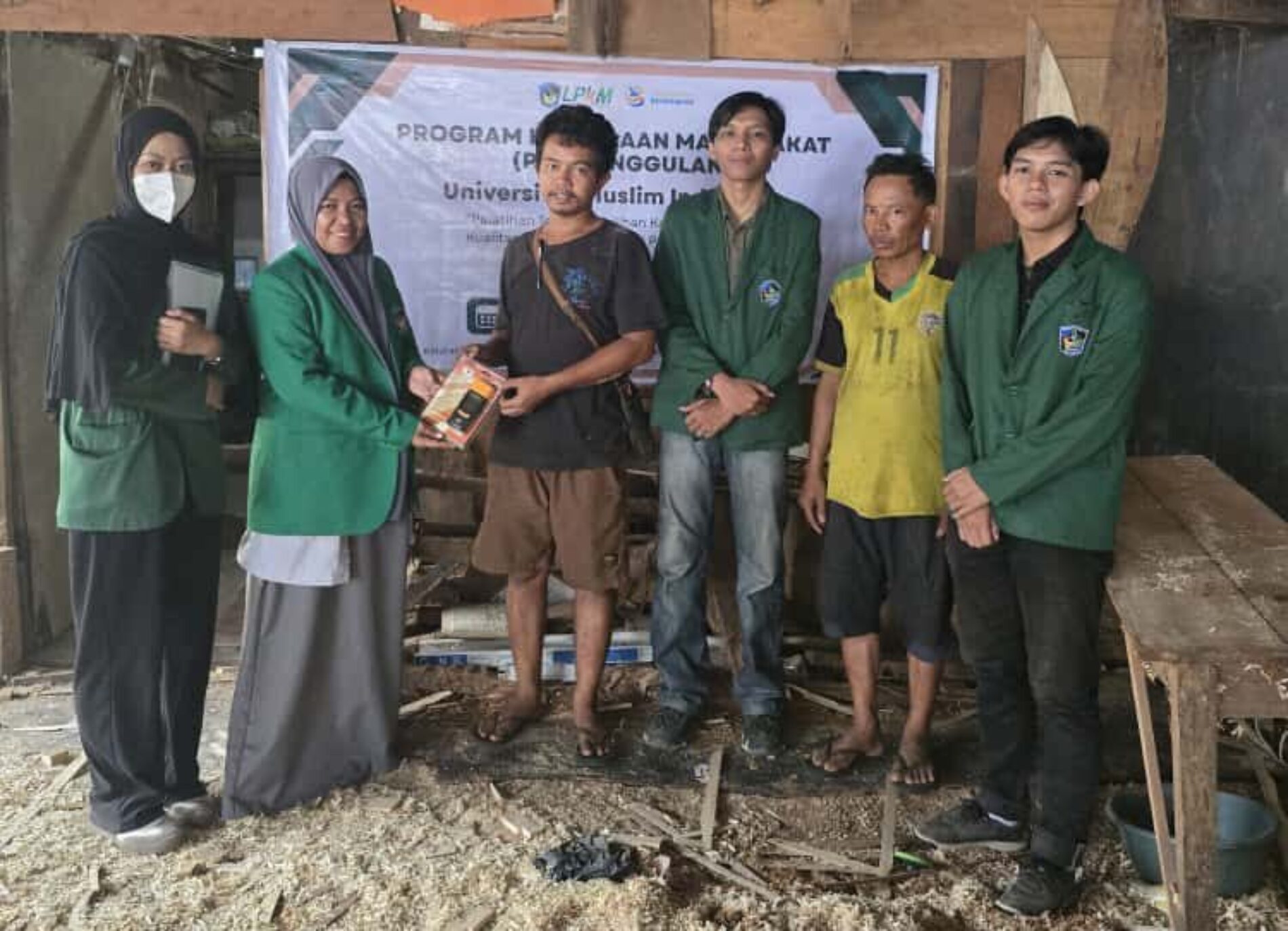 Pelatihan Teknik Pemilahan Kayu Berdasarkan Kualitas untuk Optimalisasi Penggunaan Kayu sebagai Material Konstruksi