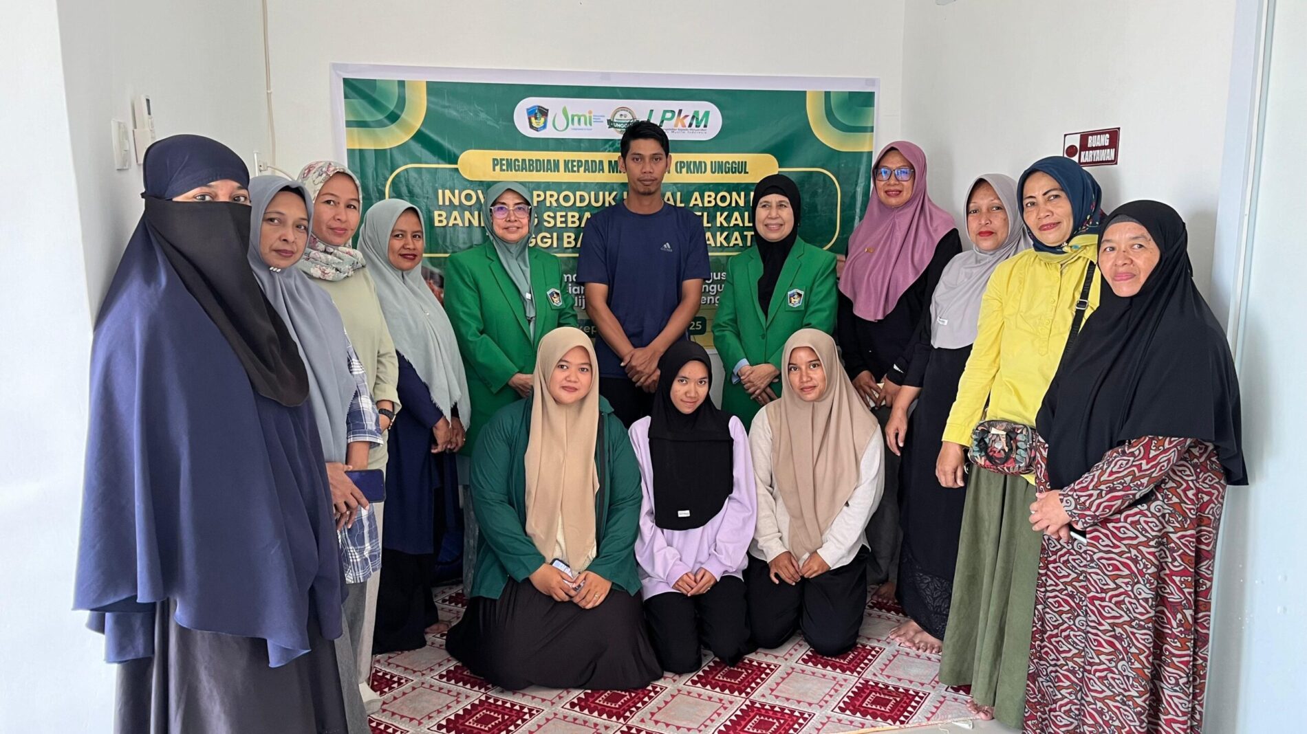 PkM Inovasi Produk Halal Abon Ikan Bandeng Sebagai Sumber Kalsium Tinggi Bagi Masyarakat