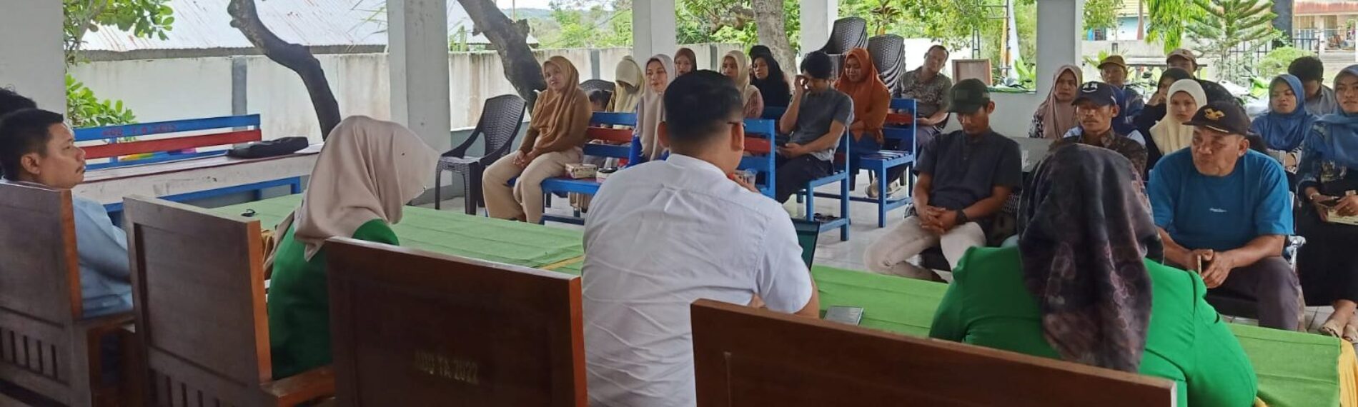UMI Gelar Sosialisasi Hukum Transaksi Digital dalam Media Sosial kepada Warga Desa GunungSilanu