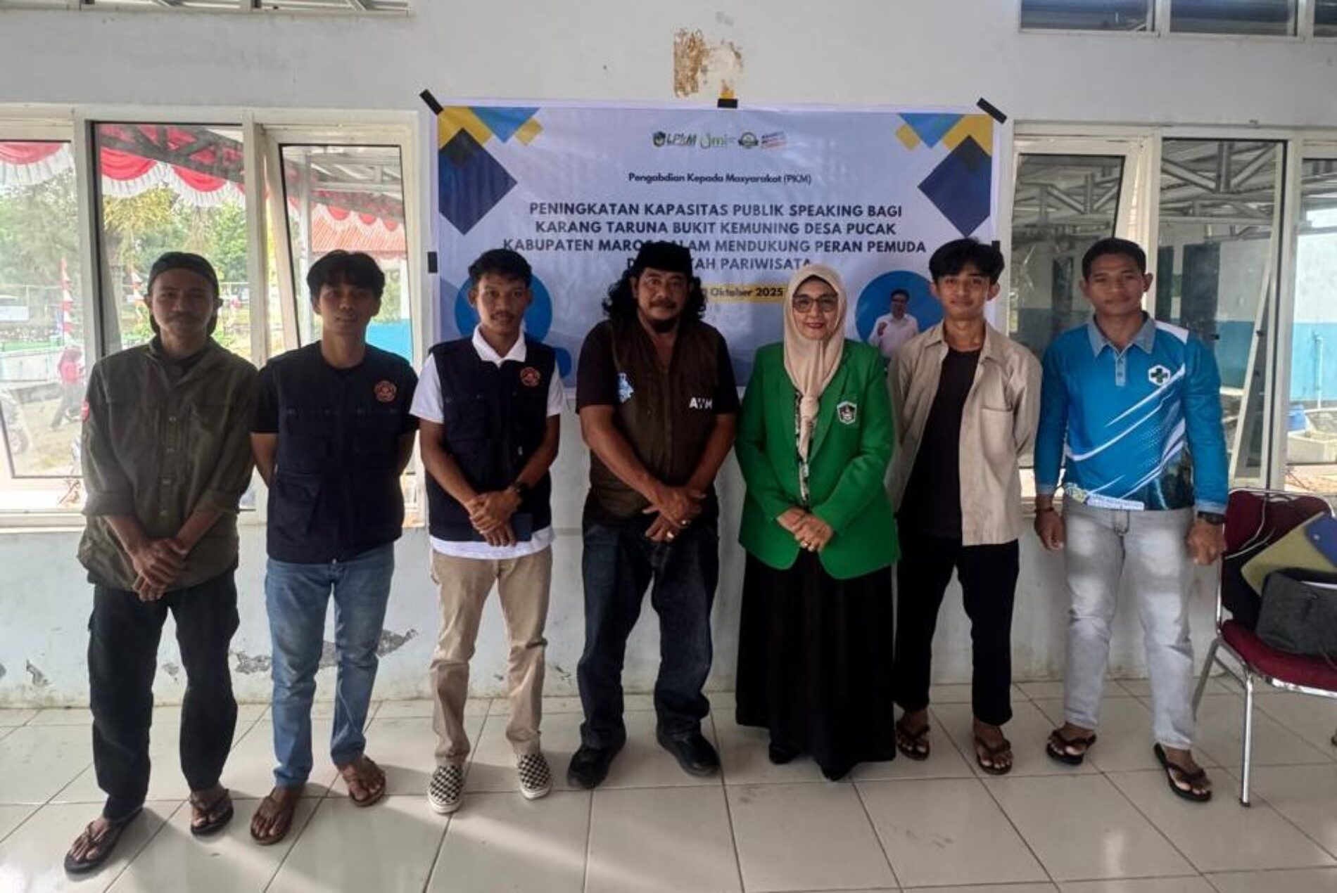 PENINGKATAN KAPASITAS PUBLIK SPEAKING BAGI KARANG TARUNA BUKIT KEMUNING DESA PUCAK KABUPATEN MAROS DALAM MENDUKUNG PERAN PEMUDA DI WILAYAH PARIWISATA