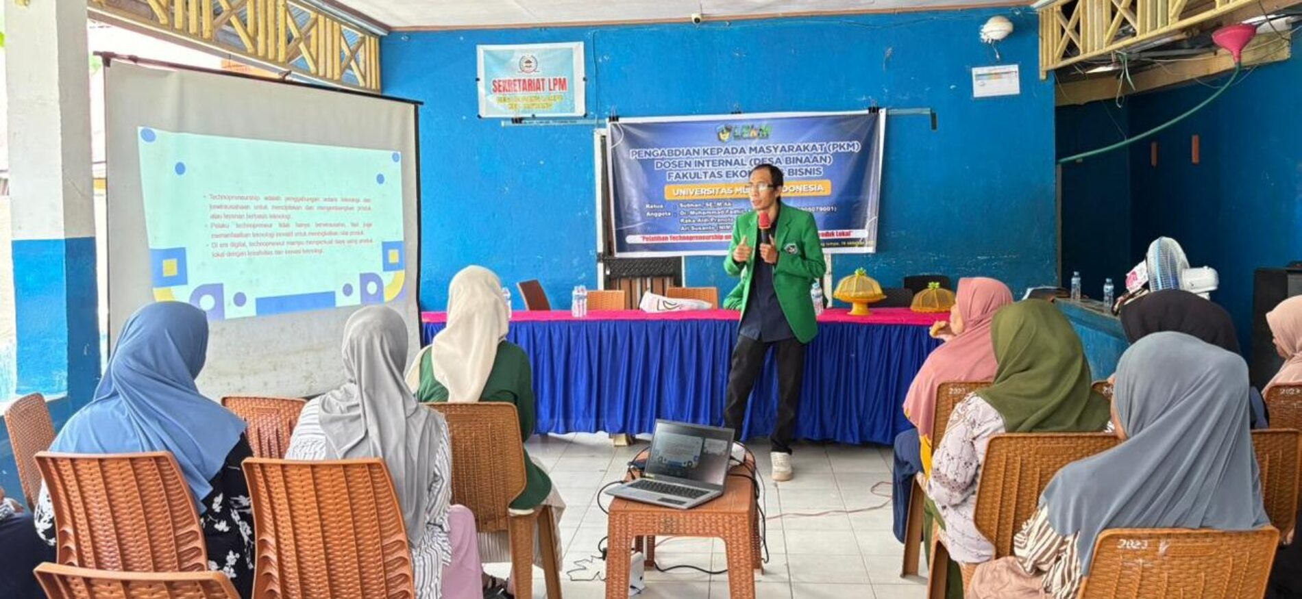 PELATIHAN TECHNOPRENEURSHIP UNRUK MENINGKATKAN DAYA SAING PRODUK LOKAL DESA PADANG LAMPE
