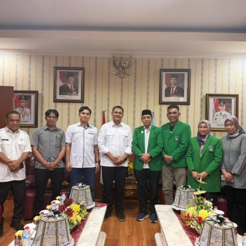 Audiens bersama Bupati Kabupaten Bantaeng untuk Penempatan Mahasiswa Kuliah Kerja Nyata Tematik Angkatan 77 Universitas Muslim Indonesia