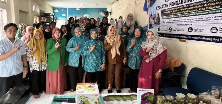 Tim PMM 2026 Farmasi dan Kebidanan UMI Lakukan Pengabdian kepada Kelompok PKK dan Kader Posyandu di Kelurahan Pandang